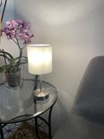Schöne Nachttischlampe, neuwertig