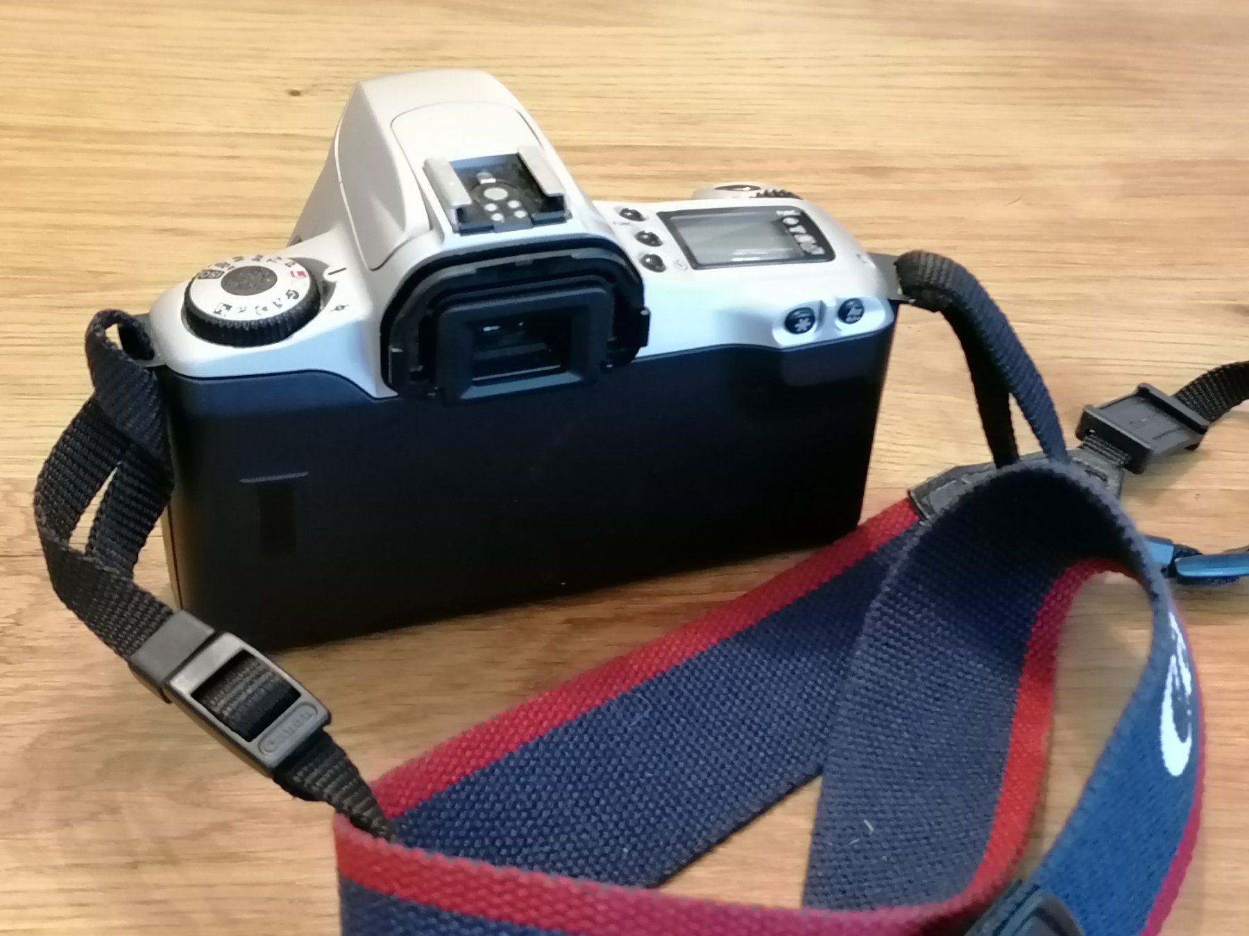 Canon Fotocamera: Canon EOS 300 Fotokamera – Usato da Basel venduto da vintagecollector 3