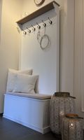 Weisse Landhaus-/Shabby Shic Garderobe, Sitzbank, Polster