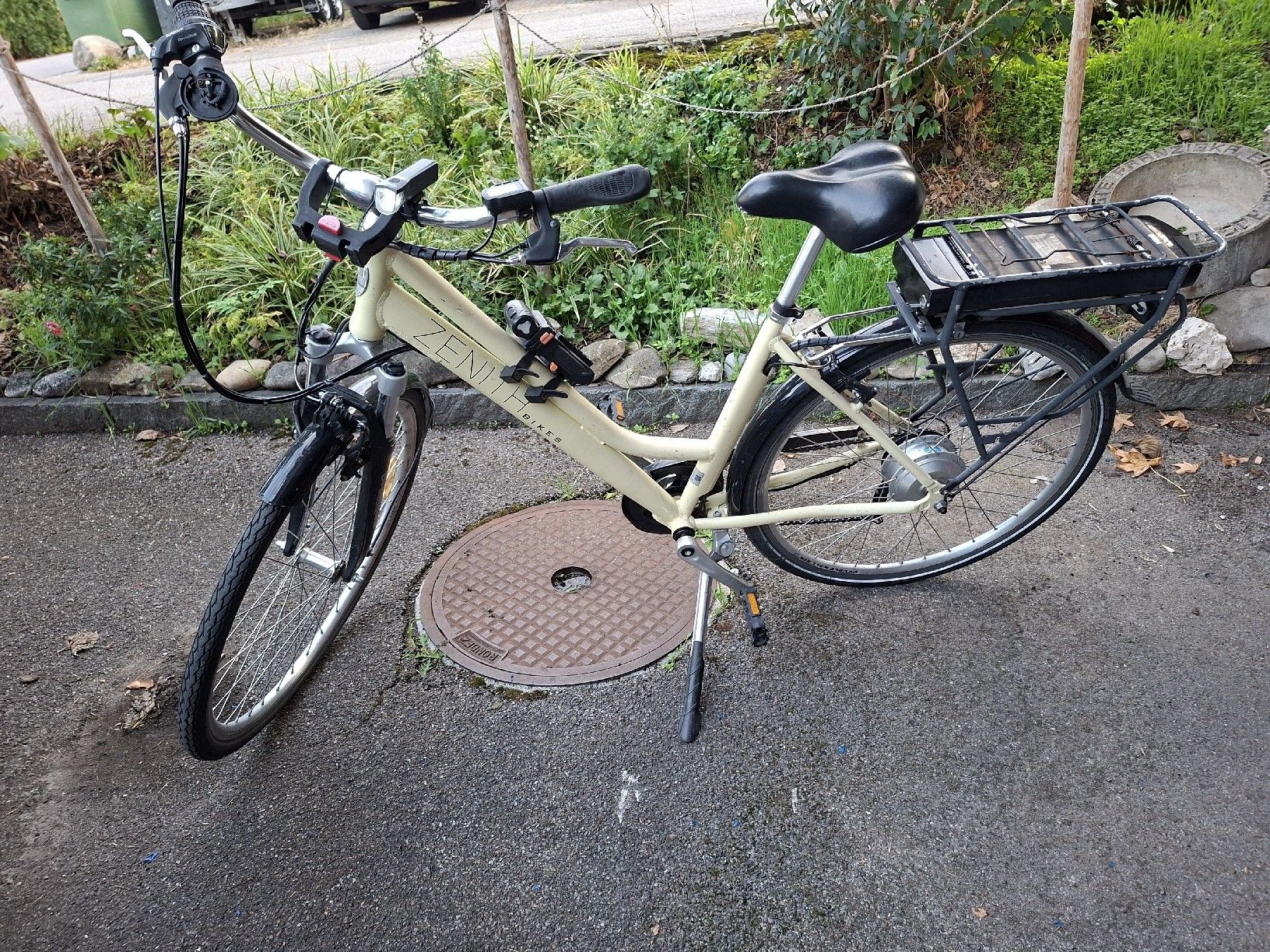 Biciclette: E-Bike Zenith Bikes beige – Difettoso da Ostermundigen venduto da Ismett