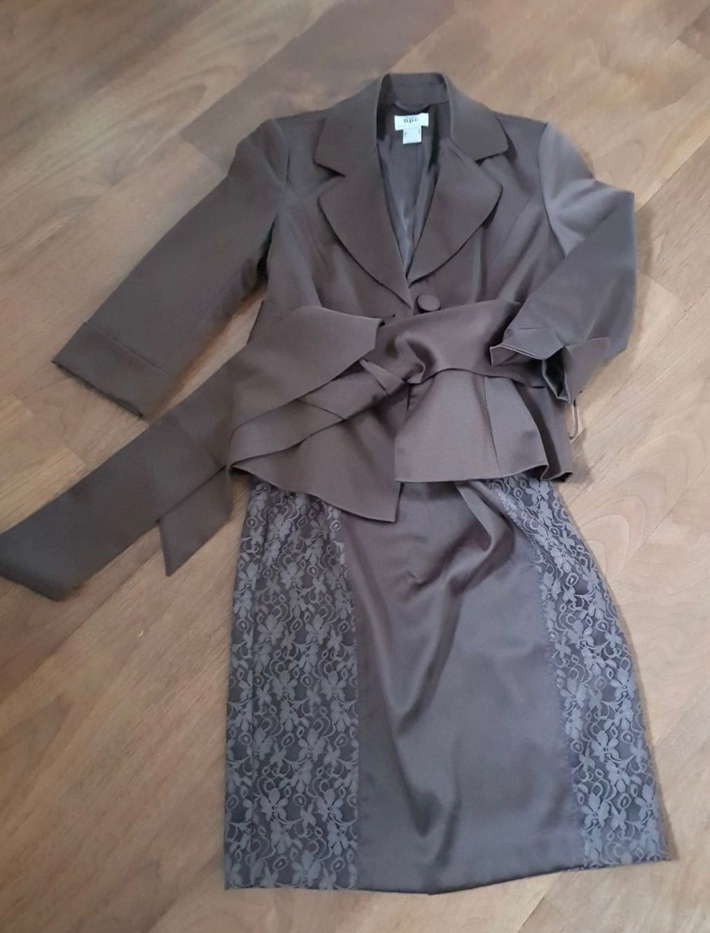 Costumi: Festliches Damenkleid 2 tlg. Gr.38 – Usato da Pfungen venduto da Outlet64 2