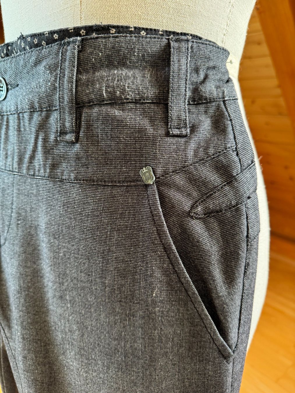 Nile Pantaloni: Schwarze-graue Hose von Nile – Nuovo (secondo la descrizione) da Stäfa venduto da Mofi8712 2