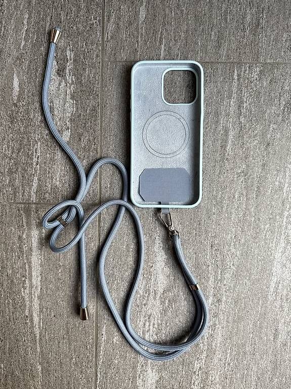 Coques & Protection écran: Zubehör für iPhone 15Pro Max – D'occasion à Basel par sandrapbsda 1