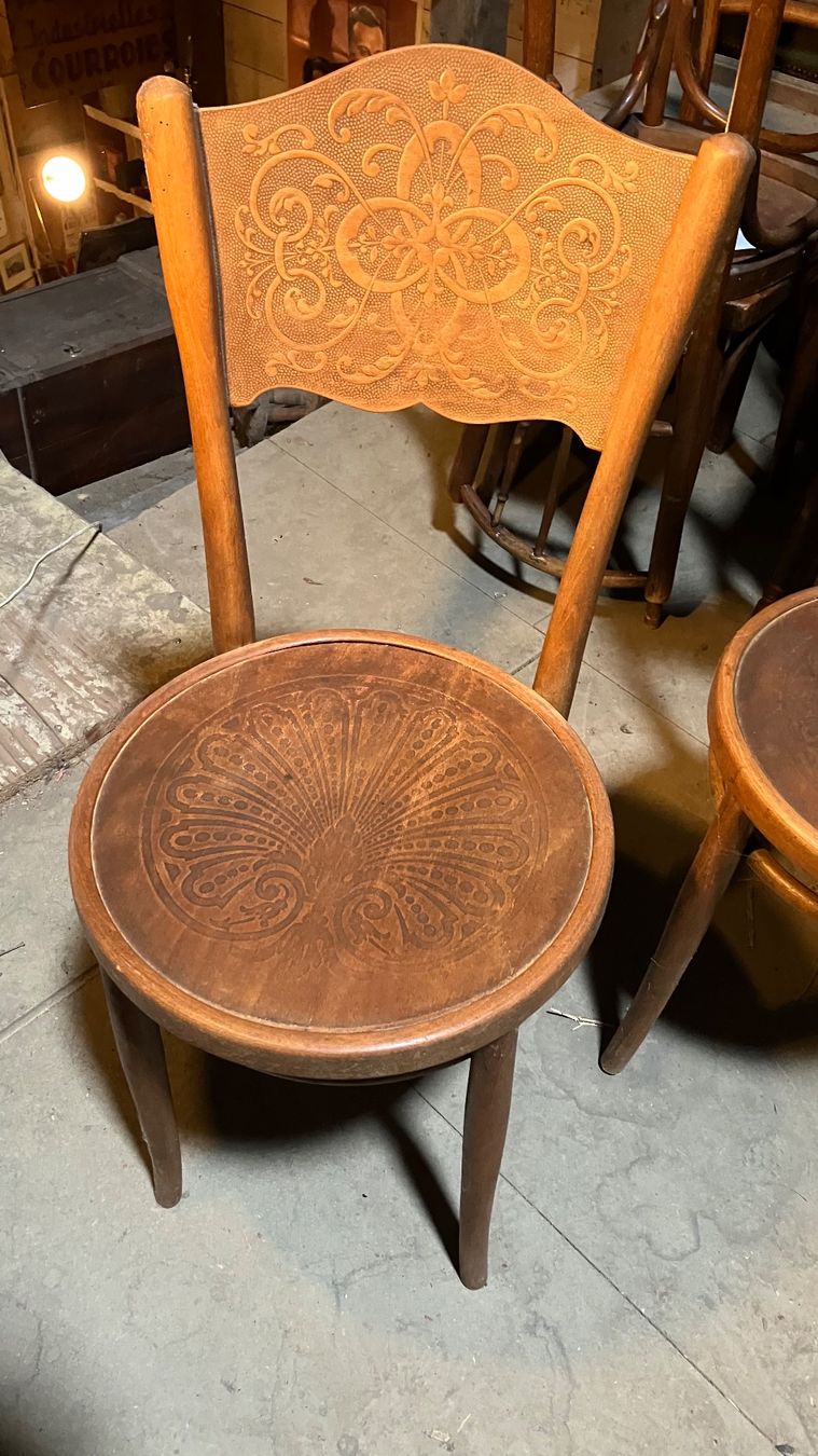 Chaises: Chaise bistro Bistrostuhl antik – D'occasion à St-Cierges par LeRegain 1