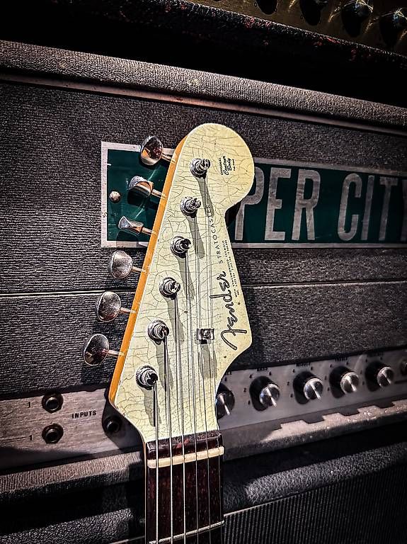 Fender Strumenti musicali: Partcaster stratocaser us parts – Usato da Montreux venduto da Alligator-AMPS 8