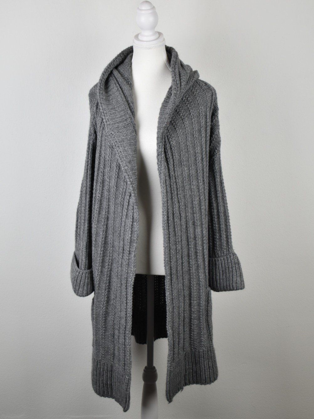 Massimo Dutti Giacche: Massimo Dutti Strickjacke Gr.L, grau – Nuovo (secondo la descrizione) da Nürensdorf venduto da 2ND_STORY 1