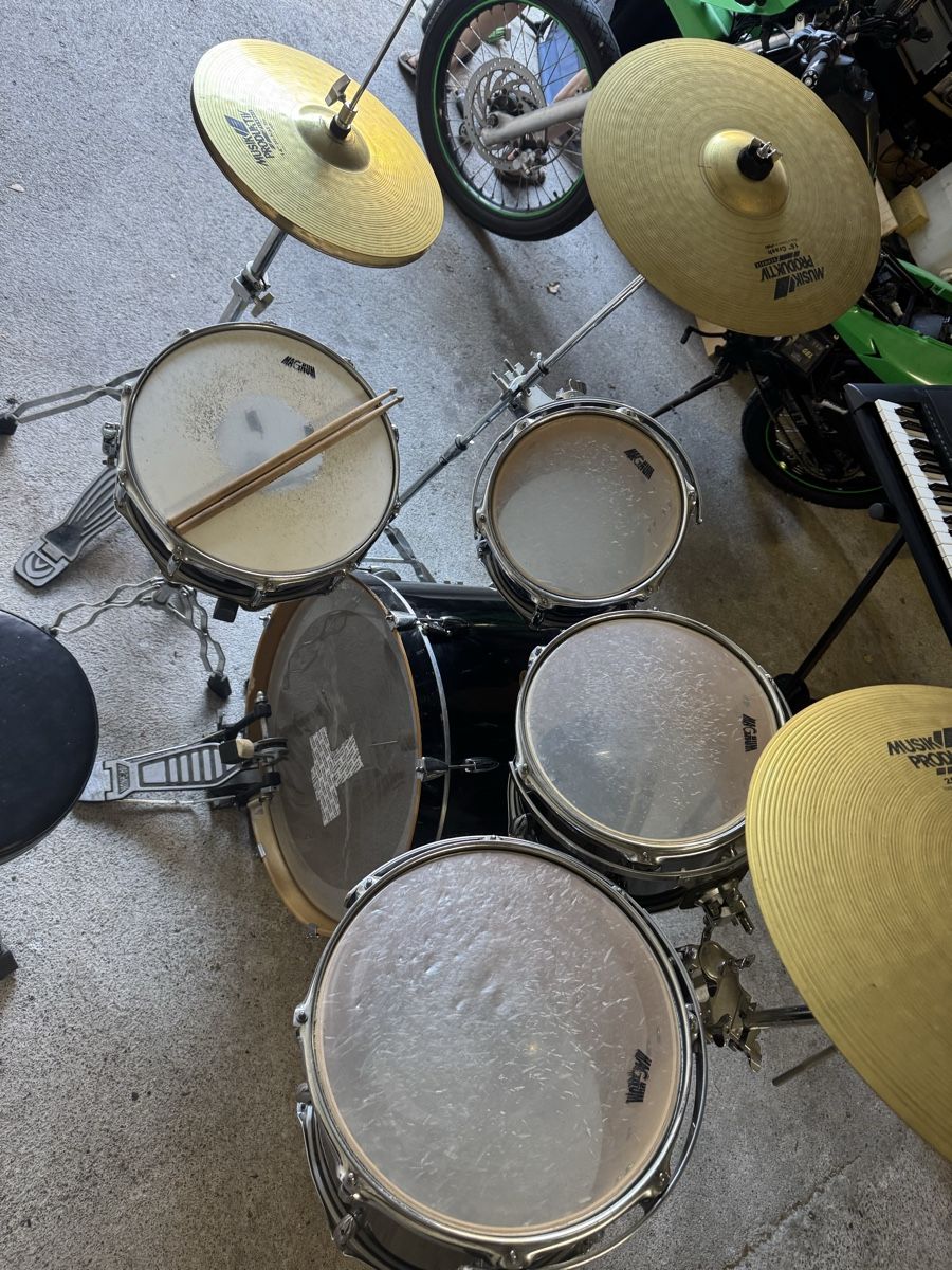 Strumenti musicali: Schlagzeug Magnum – Usato da Sigriswil venduto da Lujana04 3