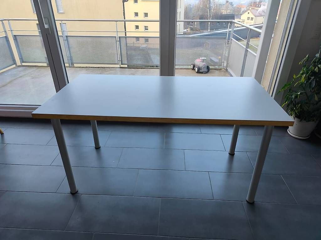 Schreibtische: Bureau / Table IKEA Vika Grevsta – Neu und originalverpackt aus Oron-la-Ville von hue_hh9f 2