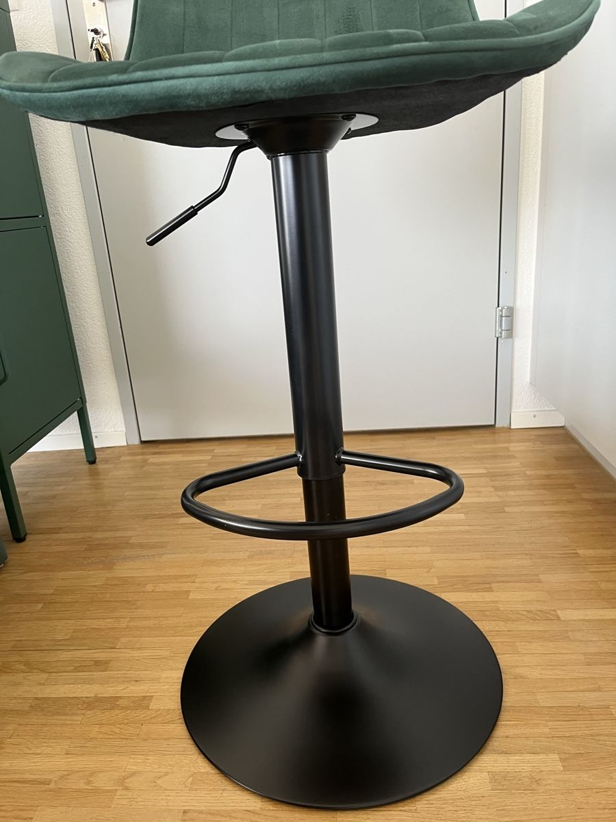 Beliani Tischset: Beliani grünesamt Barstühle/ Bartisch – Gebraucht aus Lyss von kal_777h 2