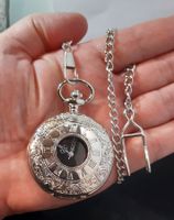 NEU Taschenuhr mit Springdeckel silberig mit schwarz