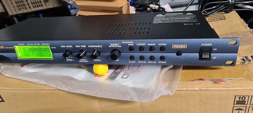 Strumenti musicali: Roland SRV 3030 24-bit Digital Reverb – Usato da Wallisellen venduto da Daijga 3