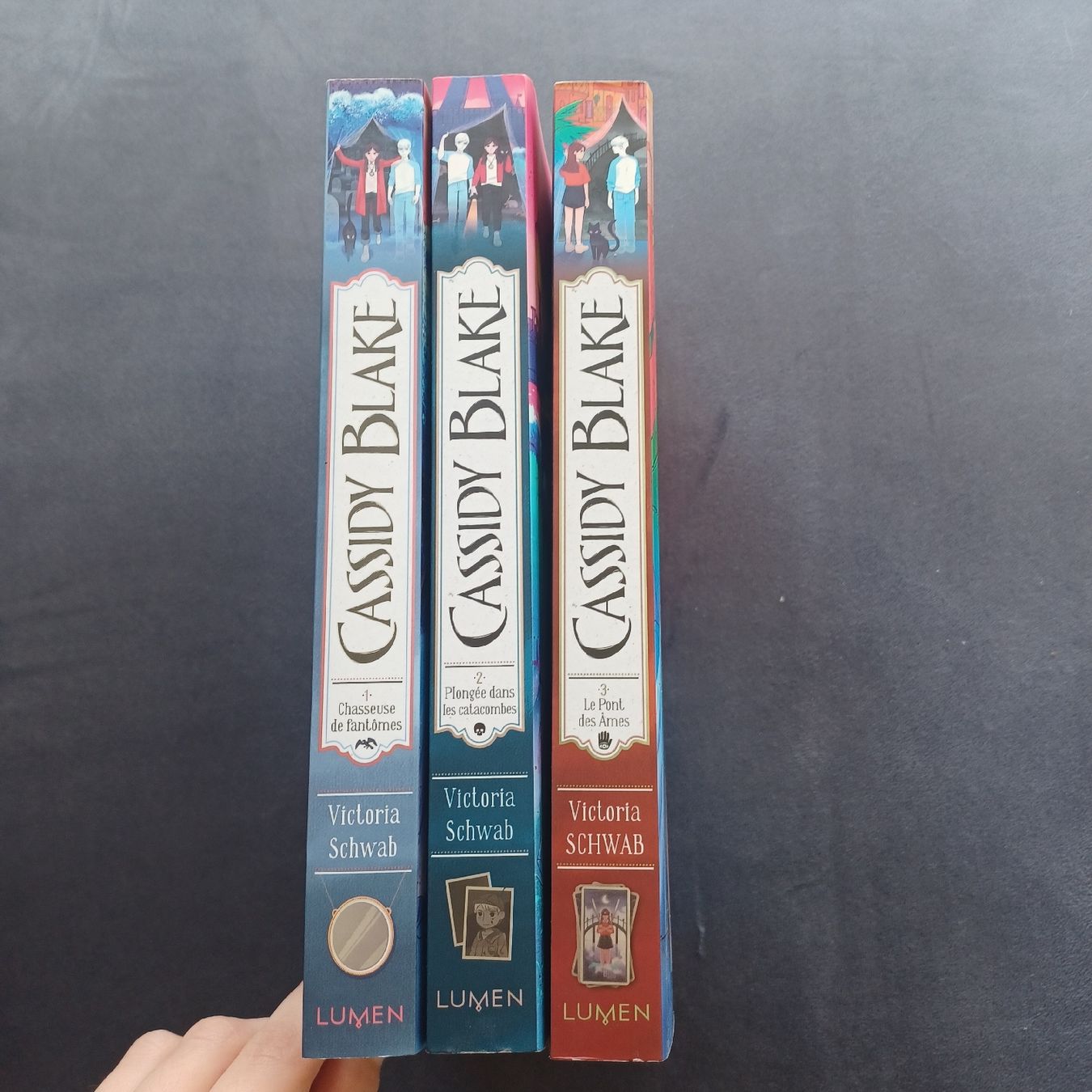 Bücher: Cassidy Blake, Trilogie de Victoria Schwab – Neu (gemäss Beschreibung) aus Ardon von lau_f96t