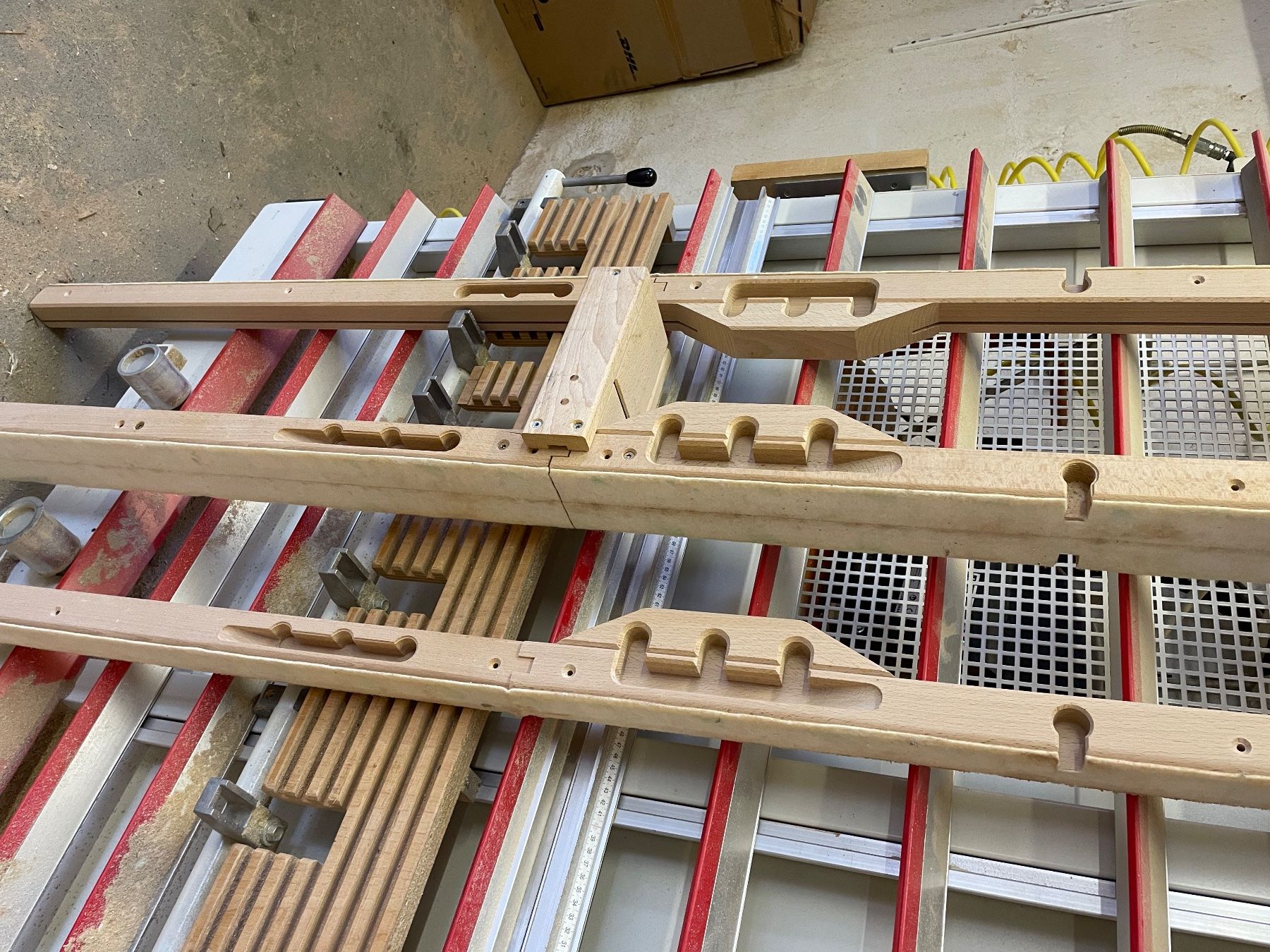 Articoli in legno: Samina Systemleisten , - Systemträgerleisten mit Mittelsteg – Usato da Illnau venduto da HolzmanufakturIllnau