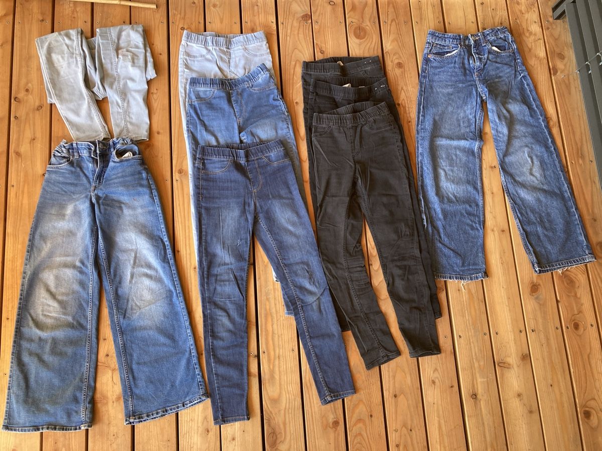 H&M Hosen: Jeans divers, Gr.140 – Gebraucht aus Felsberg von kat_v2cm