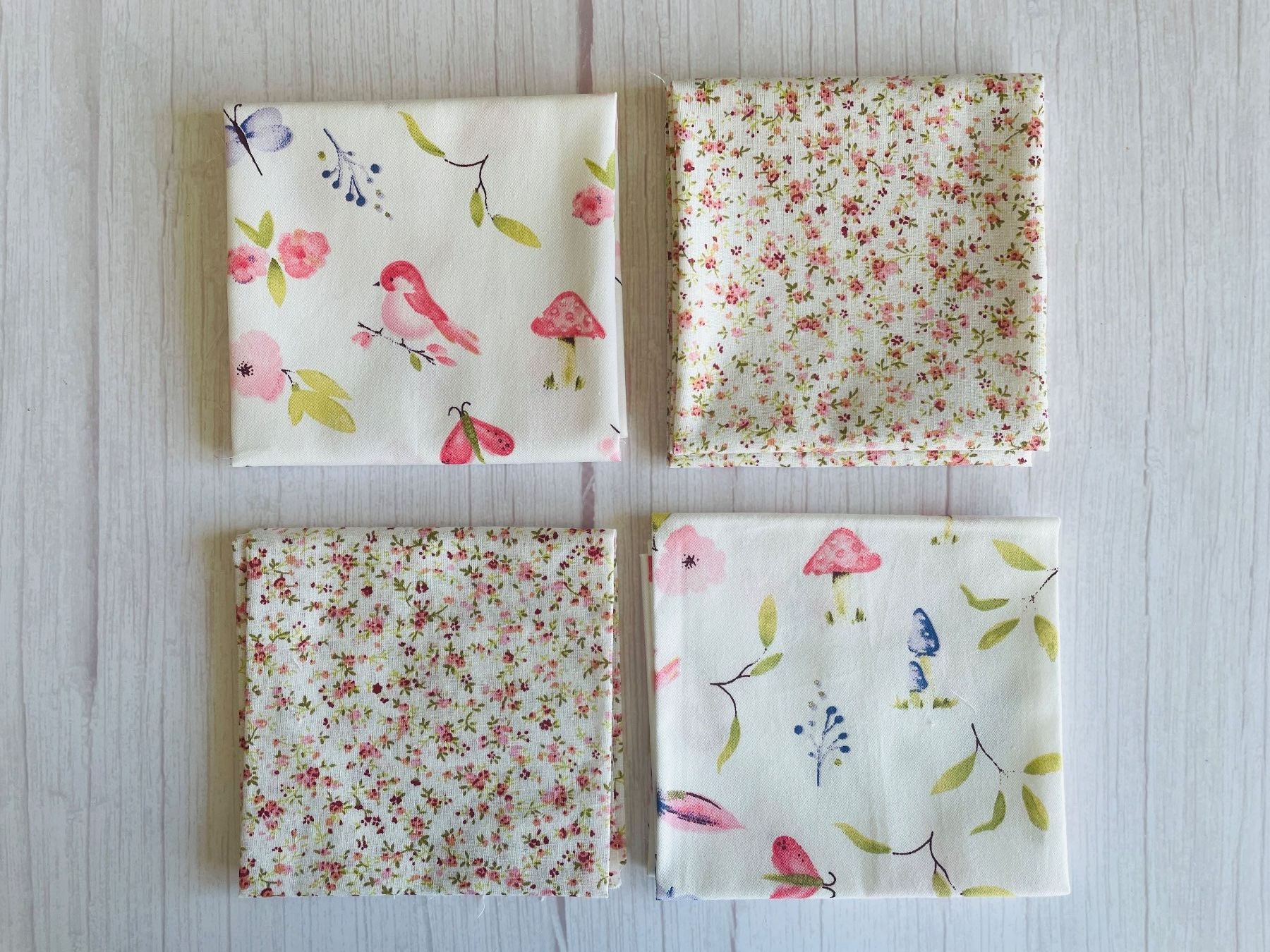 Tessuti: 4 Fat quarter/Coupons patchwork & couture - Oiseaux & Fleurs – Nuovo e nell'imballaggio originale da Gland venduto da san_xz5j 1