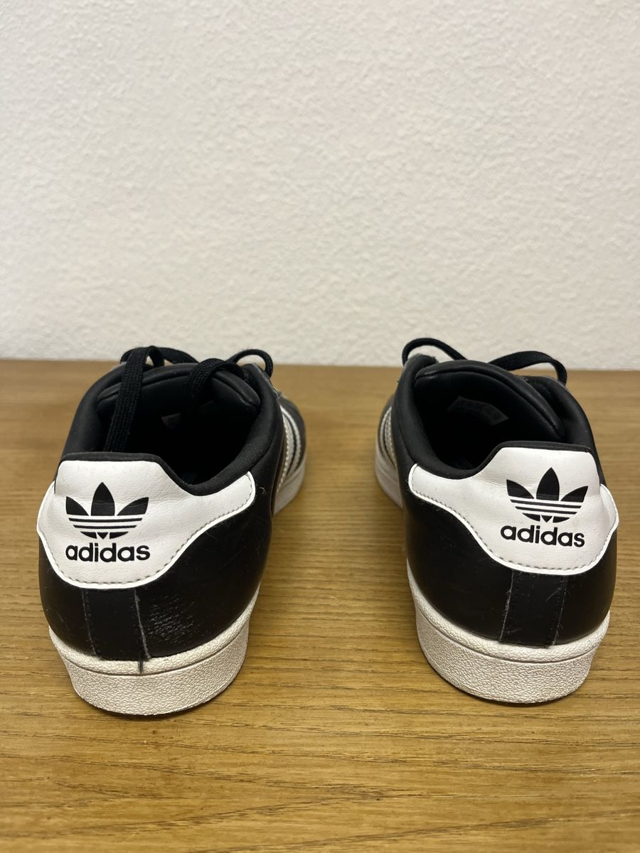 Adidas Scarpe da donna: Schwarze Adidas Superstar Grösse 38 – Usato da Teufenthal AG venduto da Nanahu 3