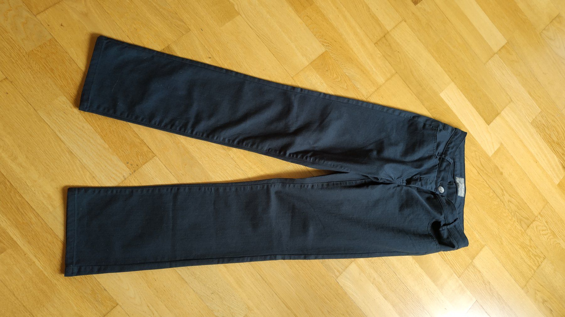 Jeans: neue schwarze Jeanshose, Grösse 36/38 – Nuovo (secondo la descrizione) da Dübendorf venduto da Jolenia 5