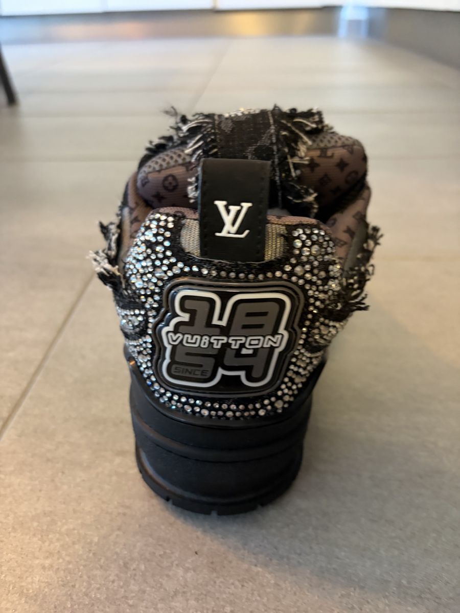 Louis Vuitton Scarpe da uomo: Louis Vuitton LV Trainer Sneaker Monogram World Tour – Nuovo (secondo la descrizione) da Plan-les-Ouates venduto da dboucheron4 3