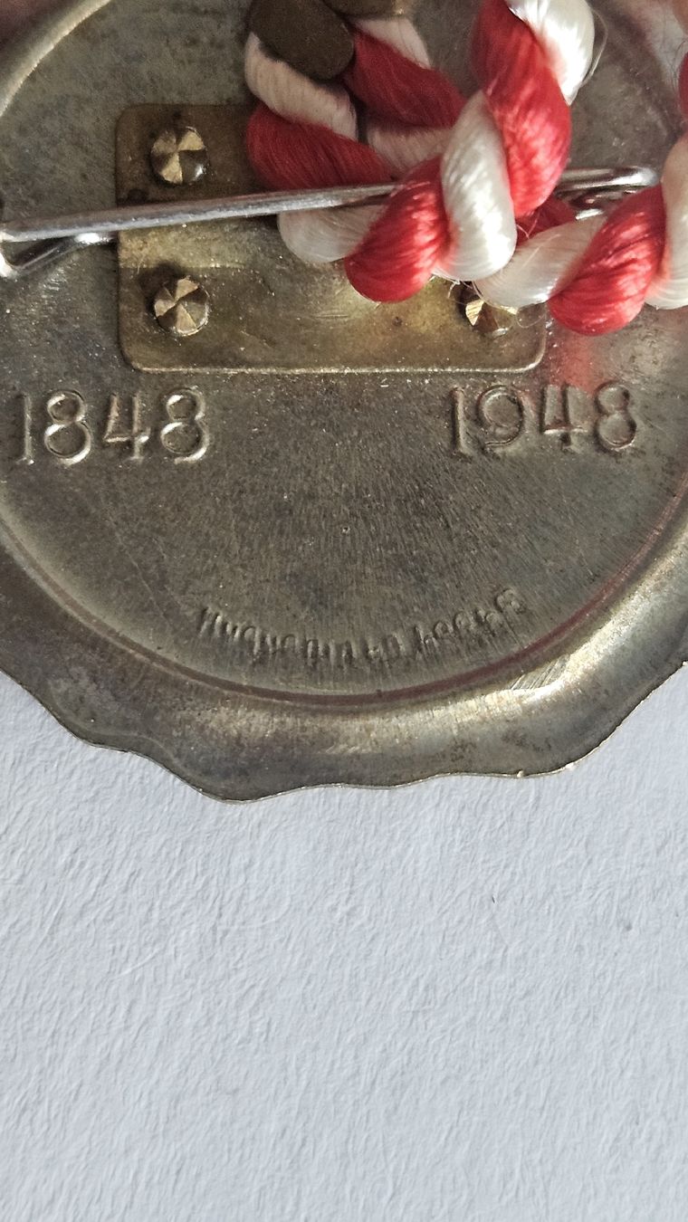 Spille & Fermagli: Schweizer Armee 1.August Abzeichen 1948 – Usato da Ettingen venduto da samiba 2