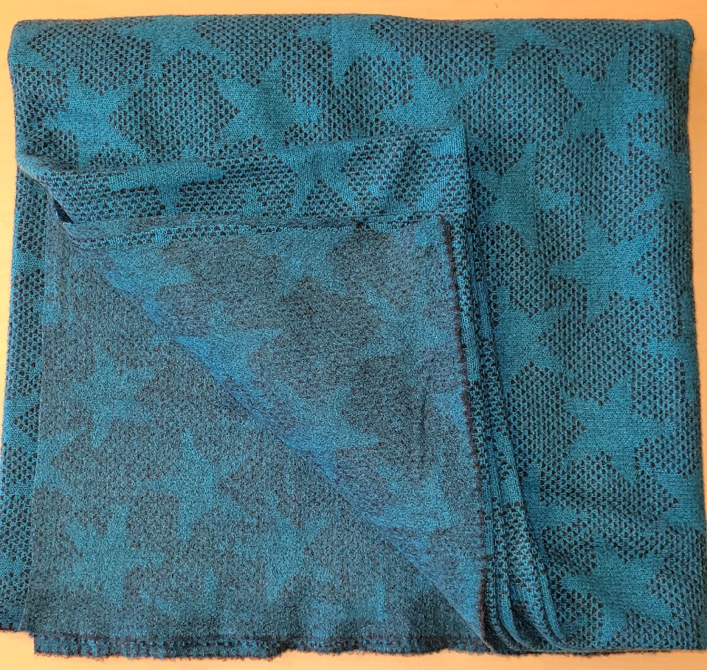 Tessuti: Jacquard-Fleece Stoff petrol – Nuovo (secondo la descrizione) da Madiswil venduto da fabrics 1