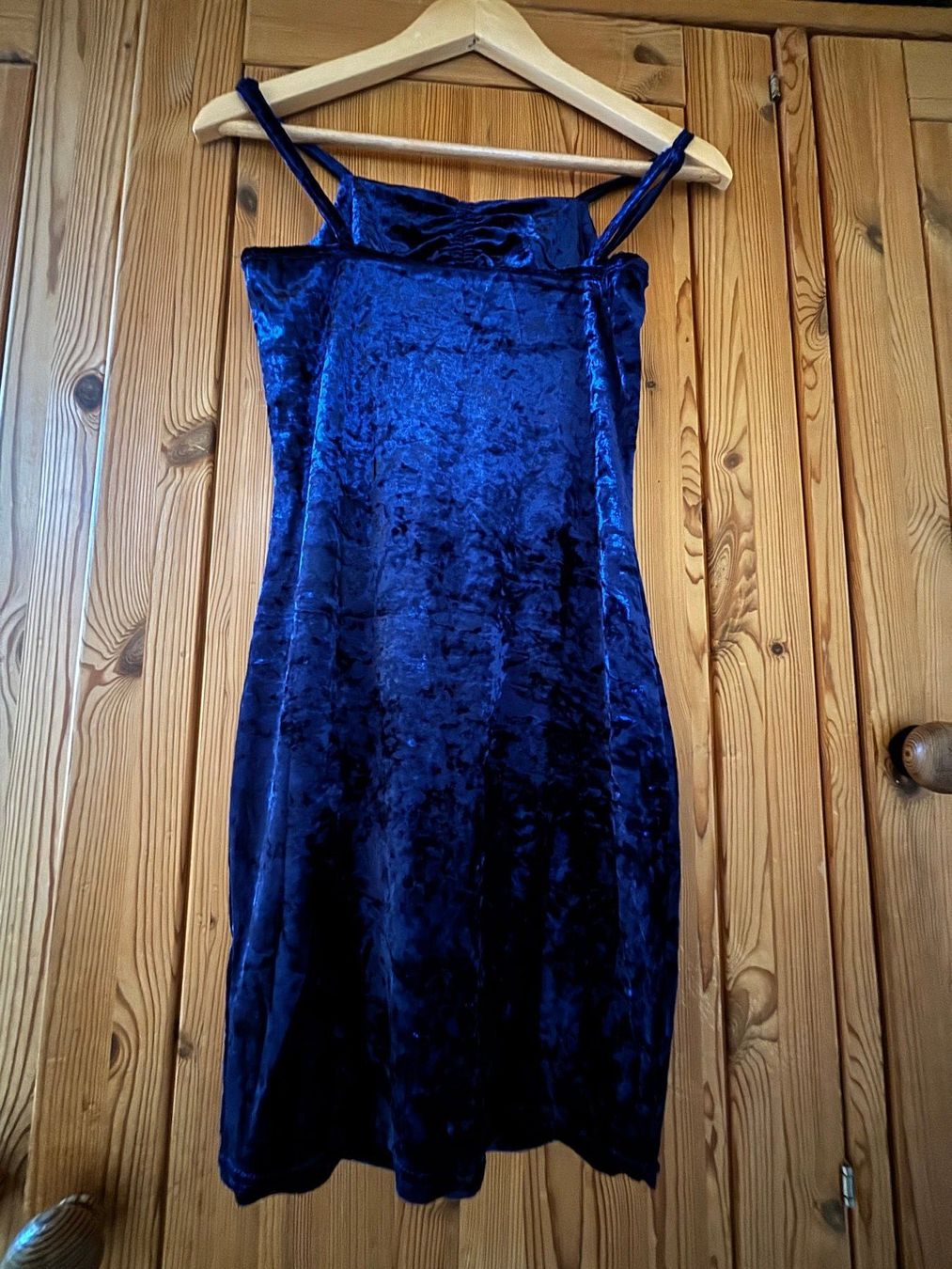 Robes: Bodycon Kleid – Neuf (Voir description) à Isenthal par lab_n5qz 1