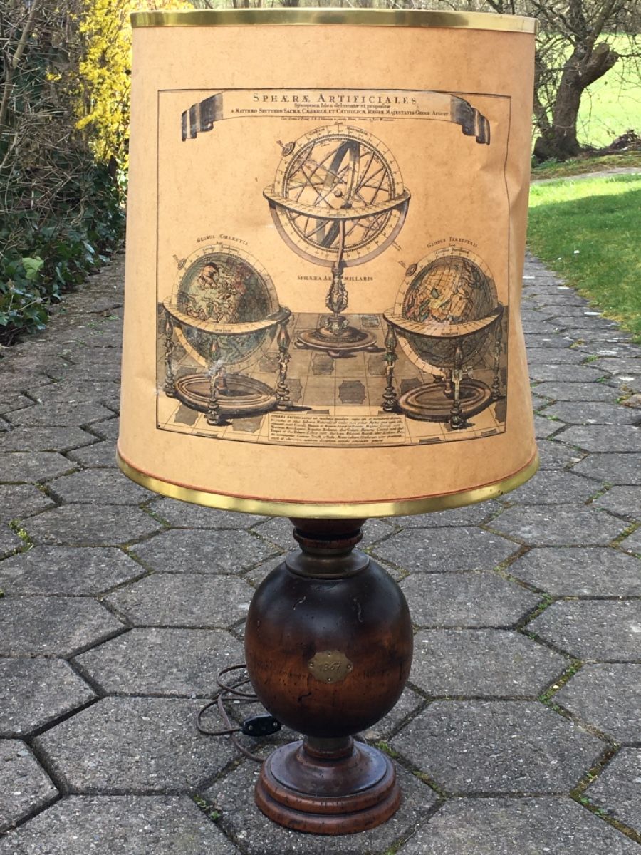 Lampen: Antike Globus - Tisch - Lampe „1867“ – Gebraucht aus Wangen b. Olten von Finolino28