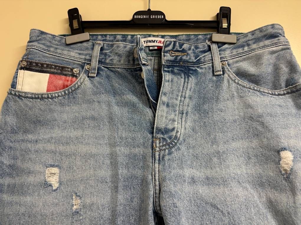 Tommy Hilfiger Jeans: Tommy Jeans Gr.30/30 Hellblau (R) – Usato da Wallisellen venduto da ASZT 1