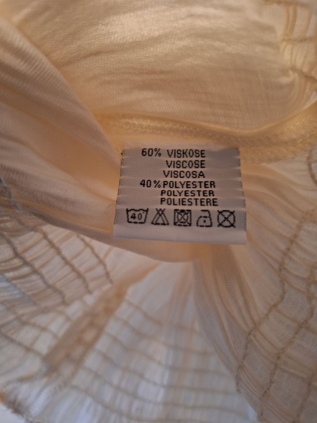 Tops: Sommerbluse Off-Shoulder, Grösse M, luftig-leicht! – Gebraucht aus Winterthur von mel_65g9 3