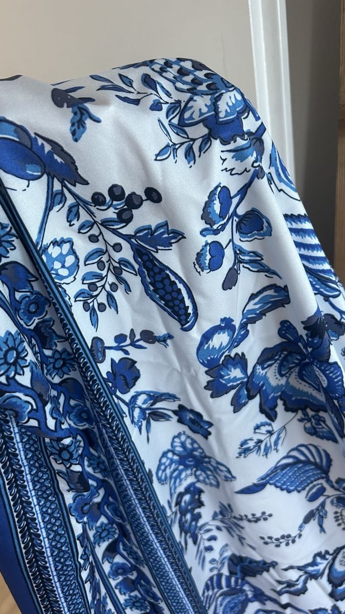 Robes: Robe longue à fleurs bleues neuve  – Neuf (Voir description) à Arzier-Le Muids par kaczuszka 1
