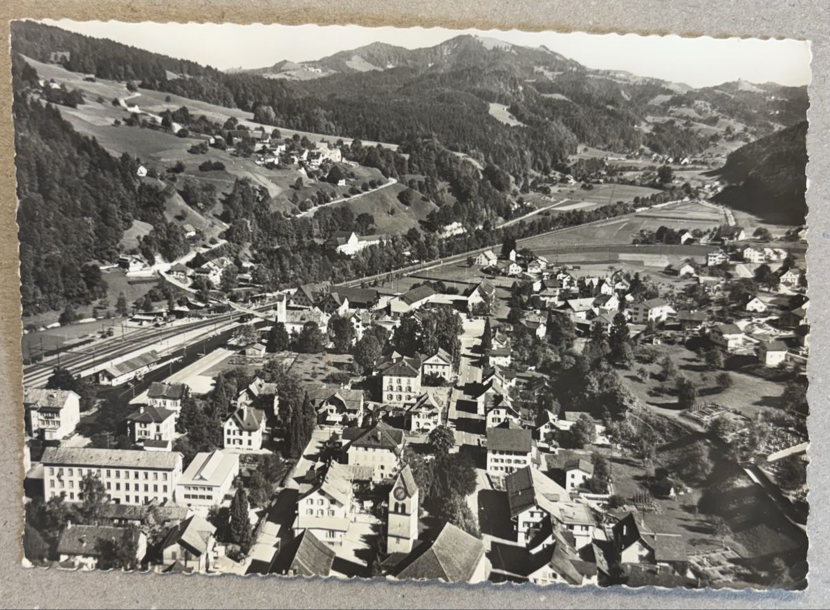 Cartoline postali: Flugaufnahme Bauma – Usato da Luzern venduto da Balbel