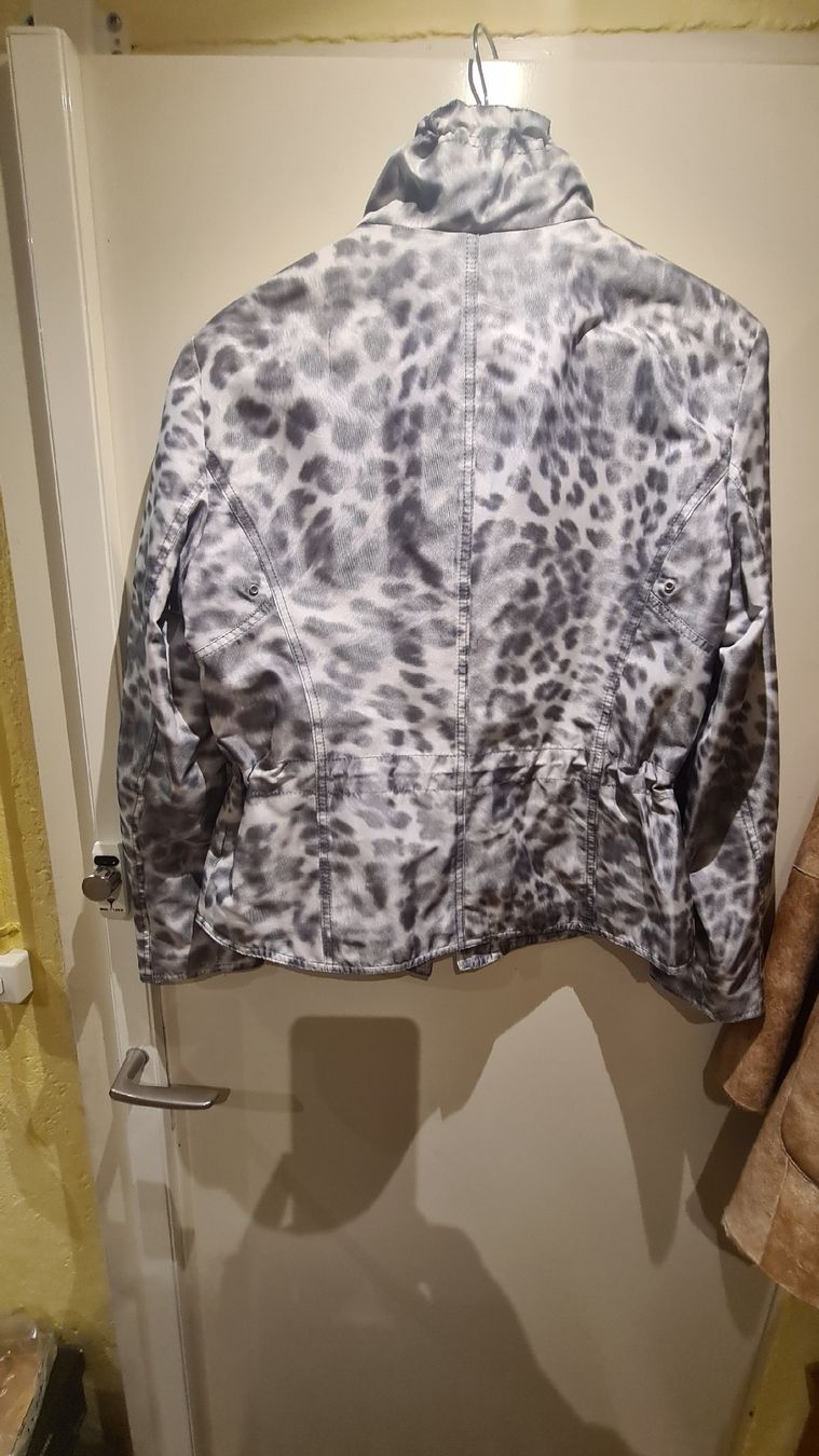 Gerry Weber Jacken: Gerry Weber Übergangsjacke Gr. 42, Leopardenmuster – Gebraucht aus Dussnang von Mak13 2