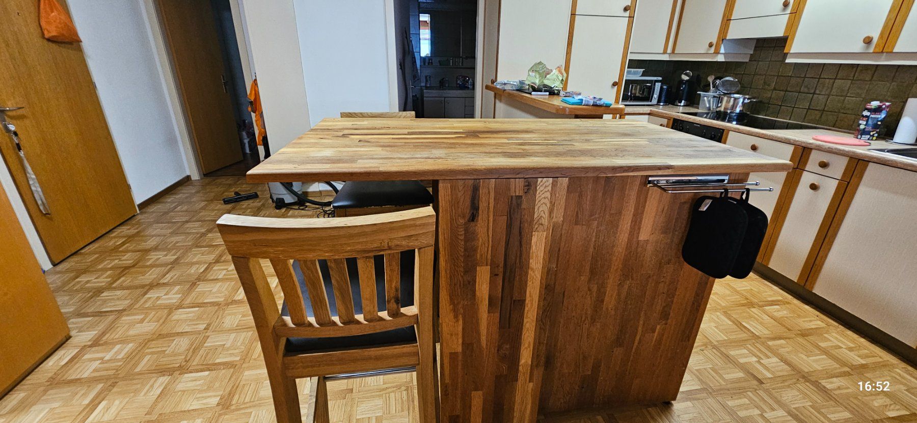 Tables: Komplett Paket Möbeln – D'occasion à Näfels par sch_ctj8 9