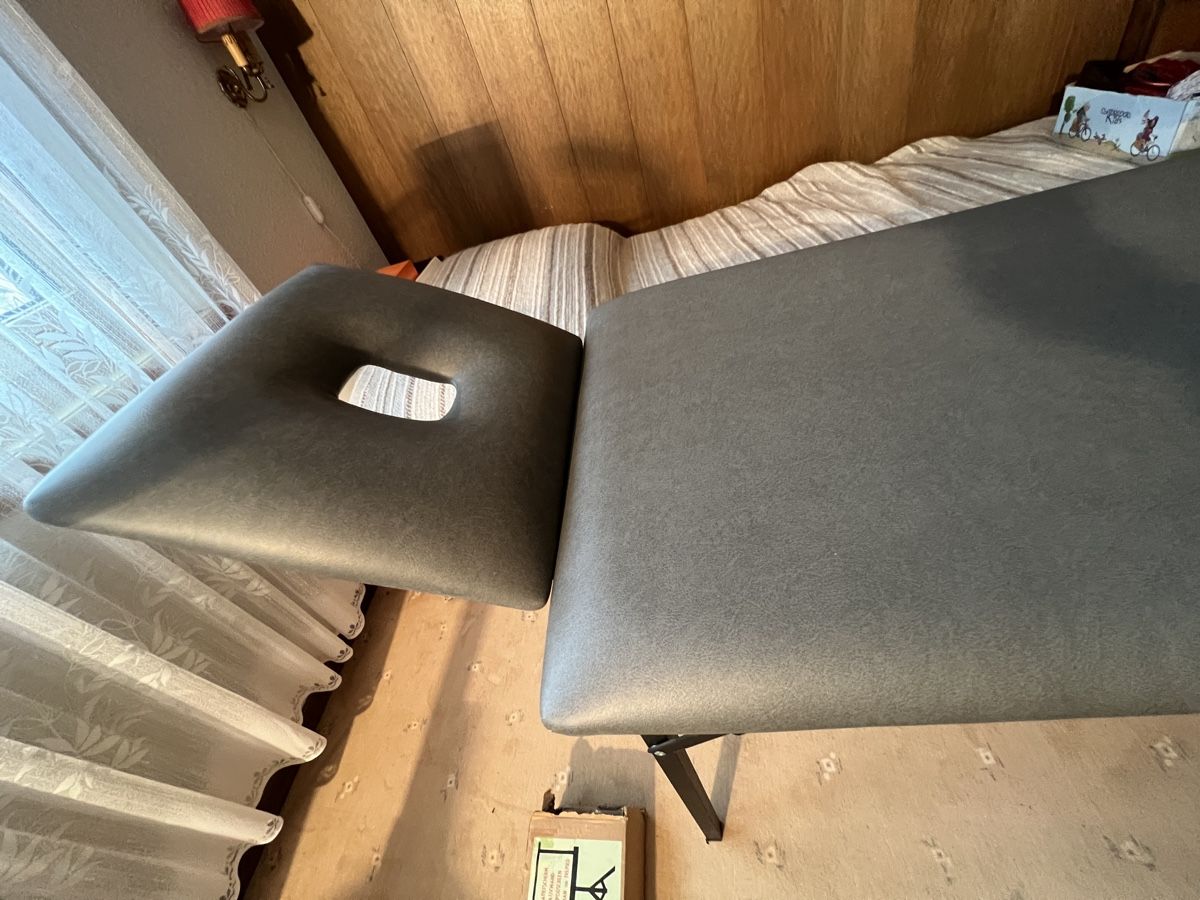 Attrezzature mediche: Massagetisch klappbar – Usato da Herisau venduto da Sunne12 2