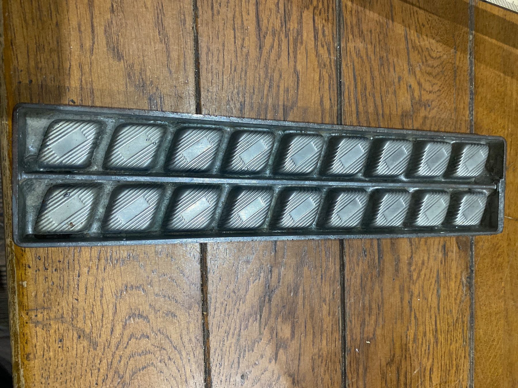 Teglie da forno: Moule chocolat schokoladenform – Usato da Lajoux JU venduto da Briard0 4