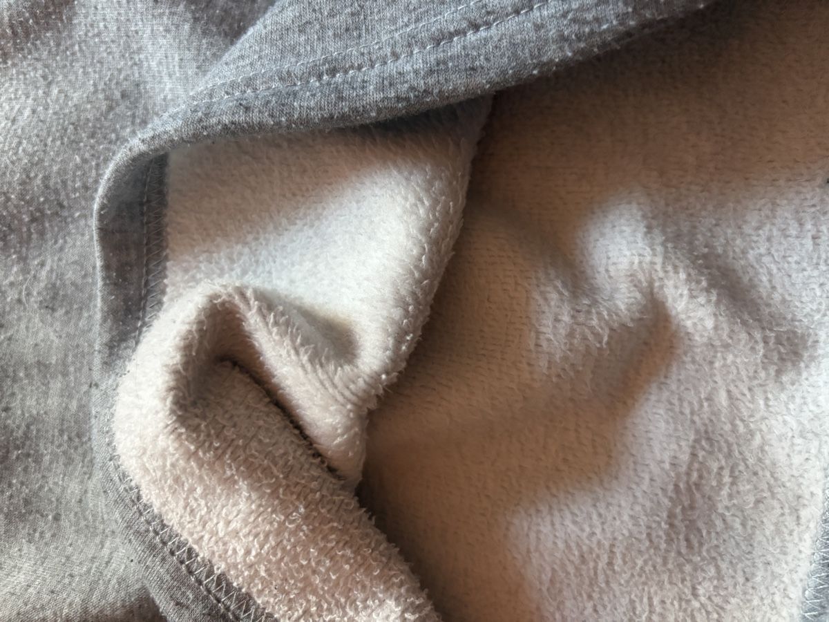 Pullover & Sweatshirts: Gefüttertes Langarm Shirt in S – Gebraucht aus Aarwangen von emelie.1101 1