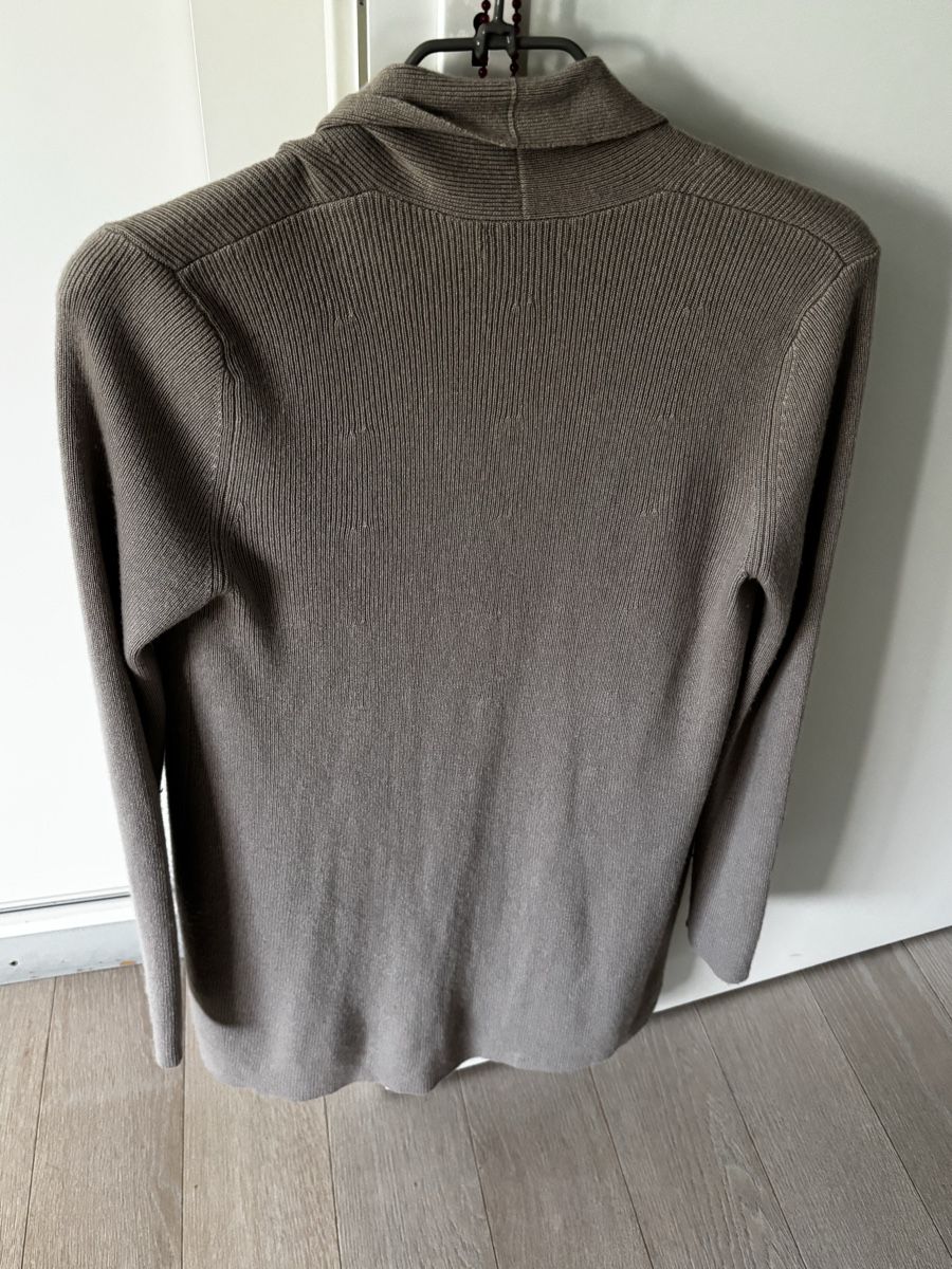 Gilets & Westen: Cardigan Eric Bompard cachemire et soie, taille M – Gebraucht aus Vésenaz von dri_rc9f 3