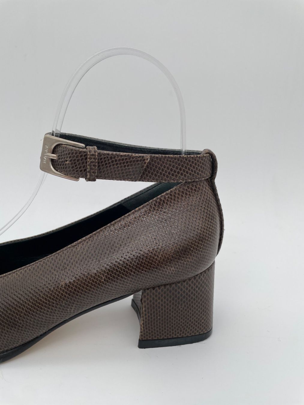 Bally Scarpe da donna: Bally Embossed Leather Ankle Strap Pump EU 37 Braun – Usato da Zürich venduto da shoe_shop 4