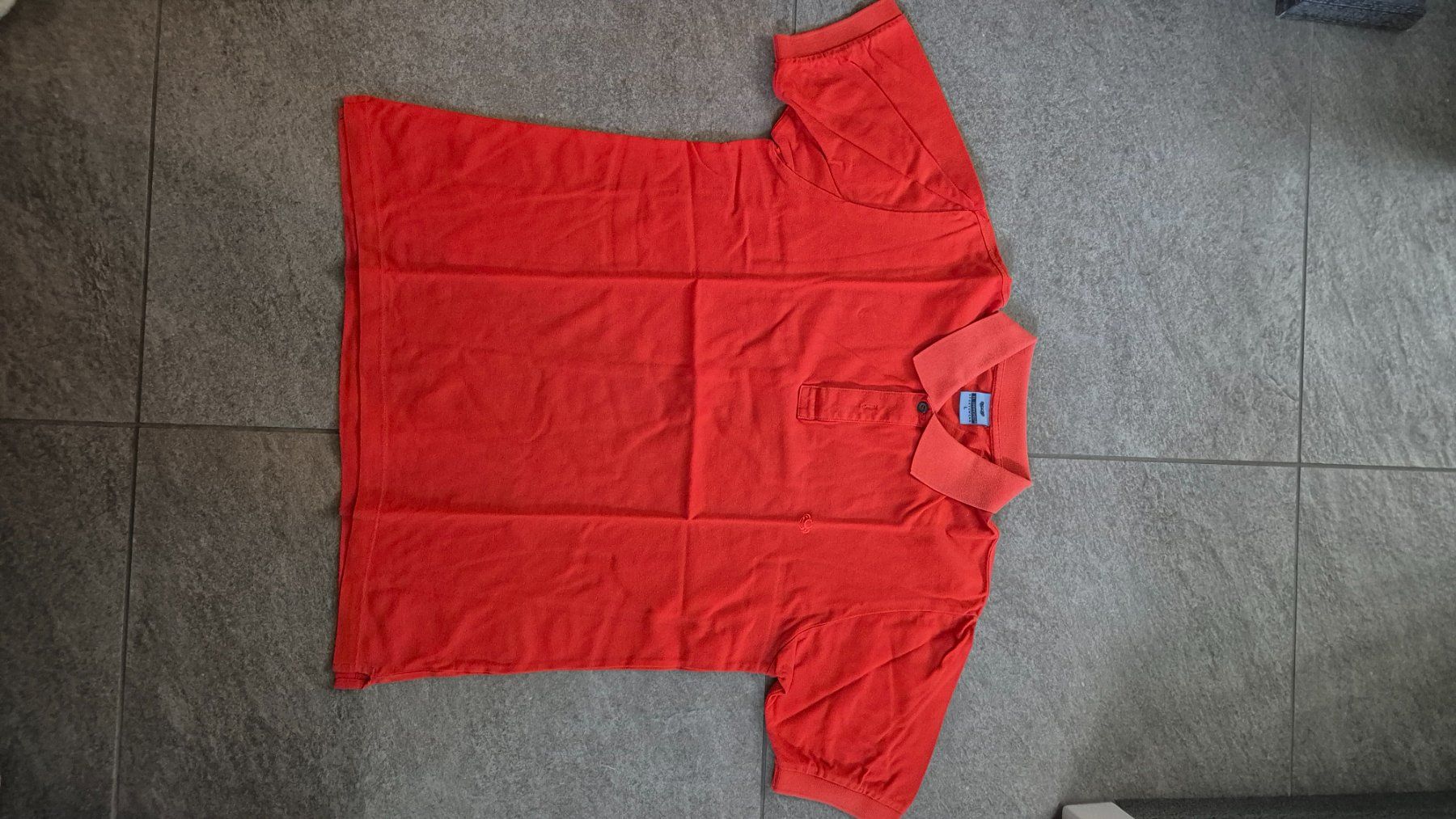 Polo-Shirts: Polo uomo rossa – Gebraucht aus Gordevio von RUBY104