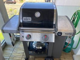 Weber Grill Genesis II mit Abdeckplane