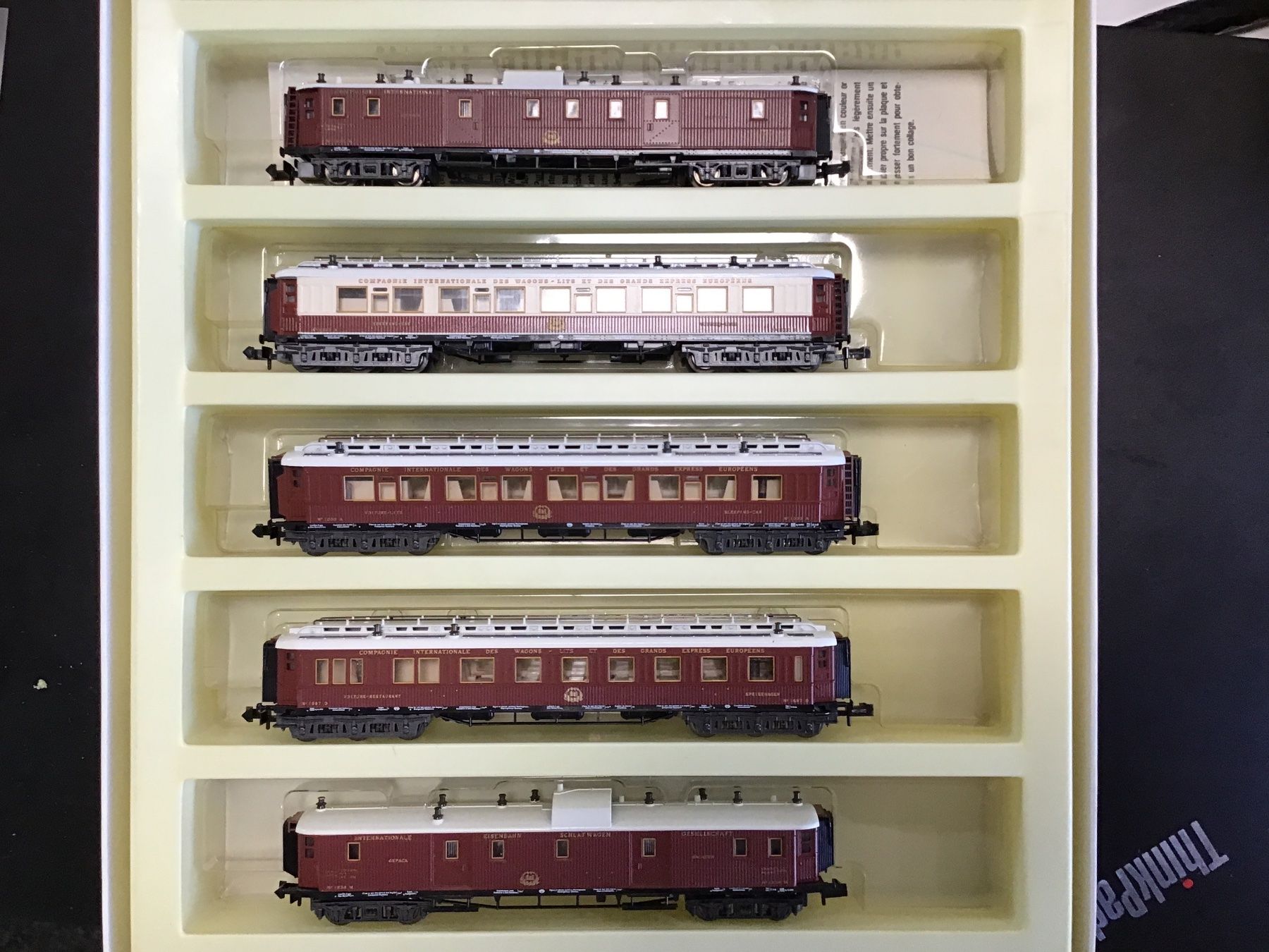 Trix Modelleisenbahnen: Minitrix 5110170Exclusiv Orient Express Wagenset Beleuchtung – Gebraucht aus Männedorf von Modelle-aller-Art