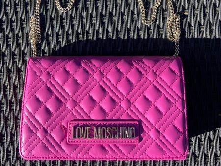 Love Moschino Tasche pink – gesteppt mit goldener Kette