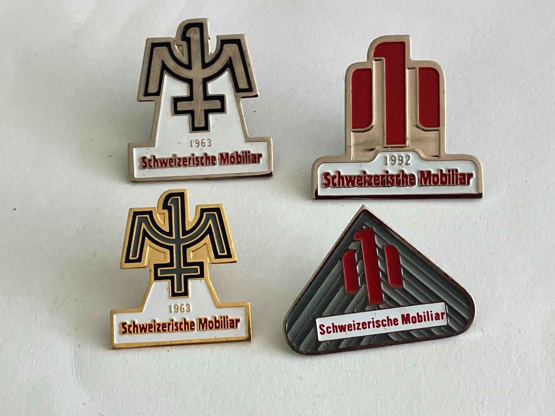 Plaquettes & Badges: 4 Pin Schweizerische Mobiliar – D'occasion à Basel par djwwpp