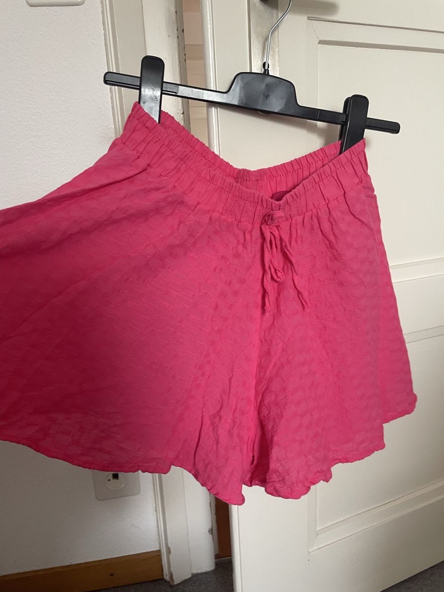 Kleiderpakete: Sommer Set Pink Grösse S/MShorts & Bluse – Gebraucht aus Münchenstein von nel_57mj 4