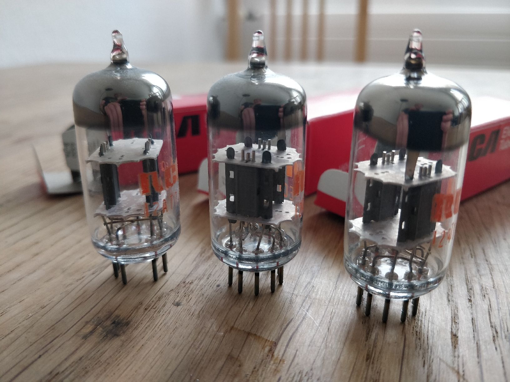 Componenti elettronici: 3 Tubes RCA 12AT7/ECC81 – Nuovo (secondo la descrizione) da Genève venduto da Dav_ 3