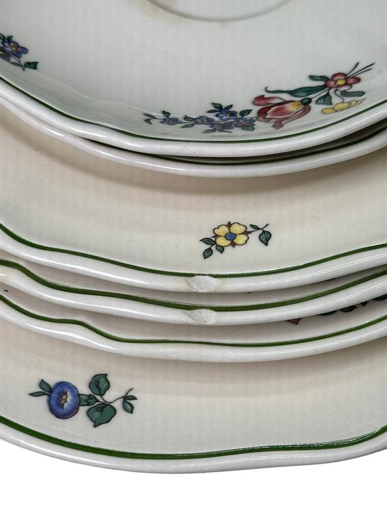 VILLEROY & BOCH, assiette en faïence. Mettlach Alt Strasbourg