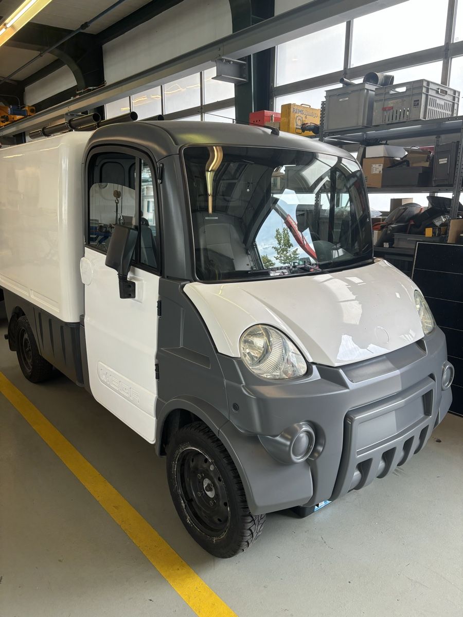 Mega Véhicules utilitaires: Mega Multitruck 600 / Defekt  – Défectueux à Ostermundigen par Mcone