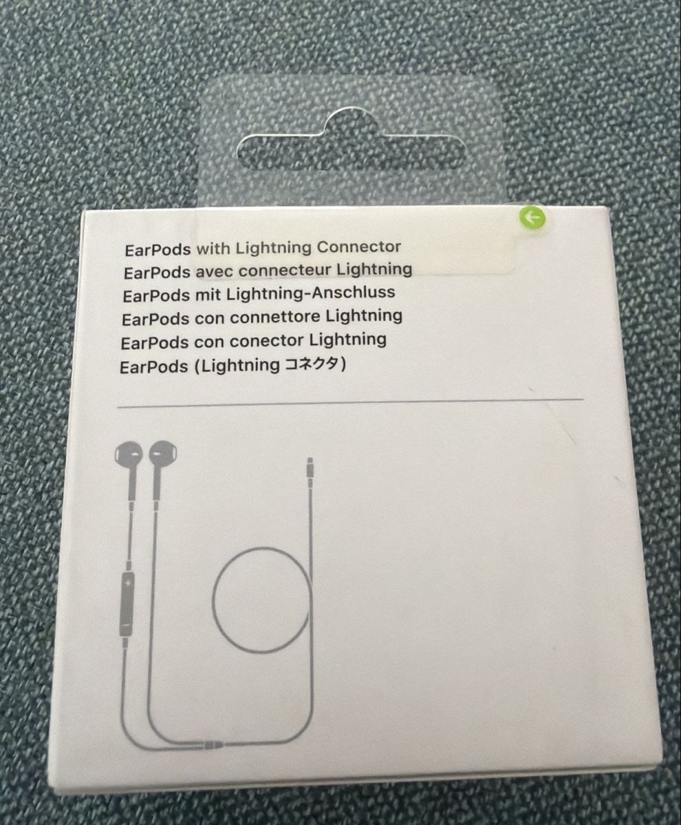 Apple Cuffie: Apple EarPods Lightning Connector White – Nuovo (secondo la descrizione) da Zürich venduto da Mss_sen 1