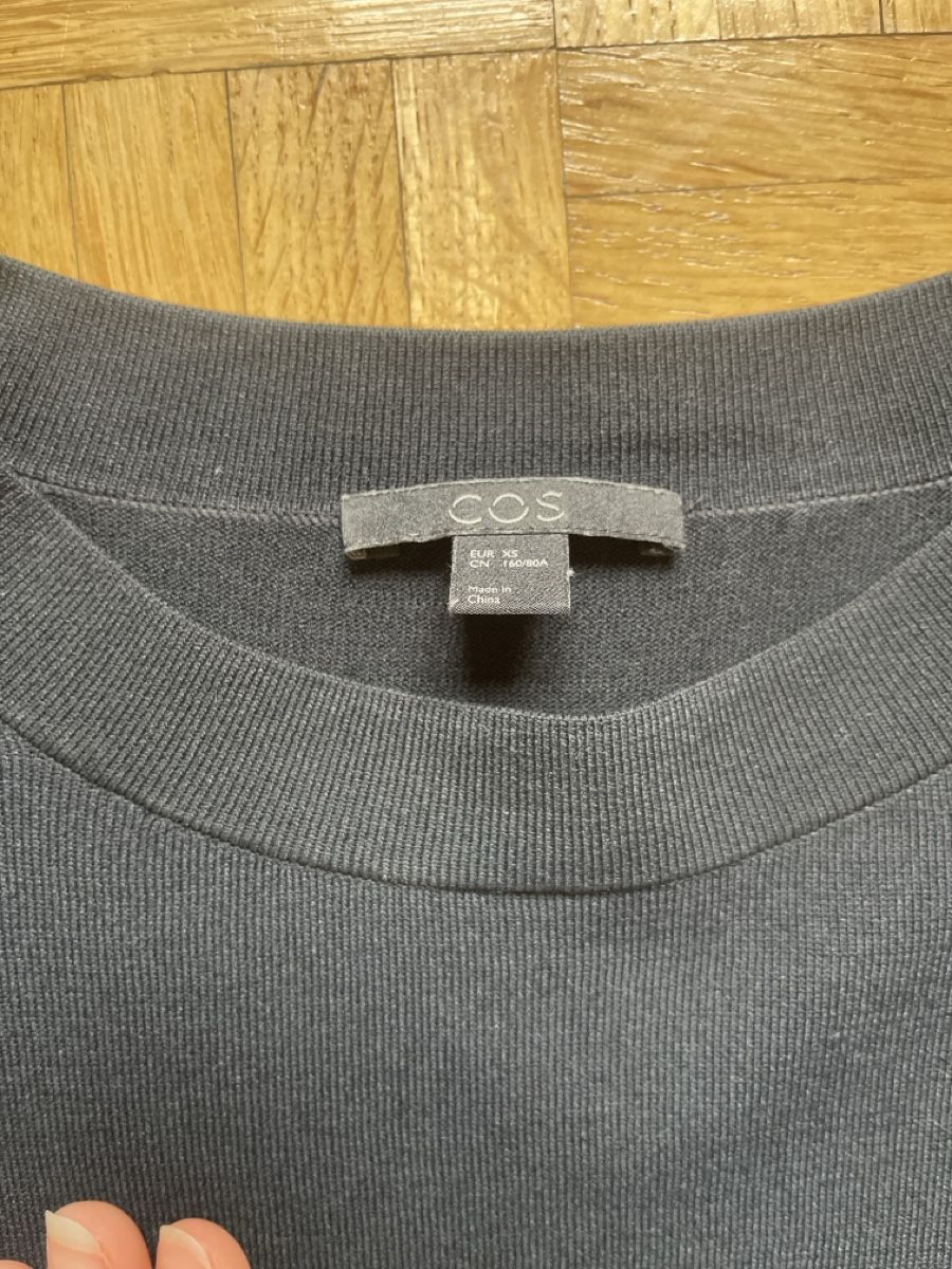 Cos Top: COS Top – Nuovo (secondo la descrizione) da Zug venduto da juliechiara 1