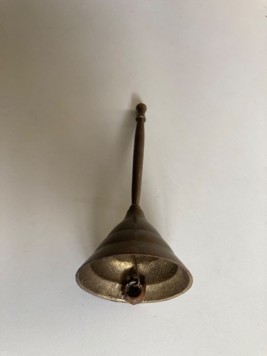 Campanacci mucche: Kleine Tischglocke aus Messing – Usato da Zürich venduto da Chaeffeler 1