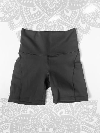 Lululemon Shorts Gr. 4 mit Taschen
